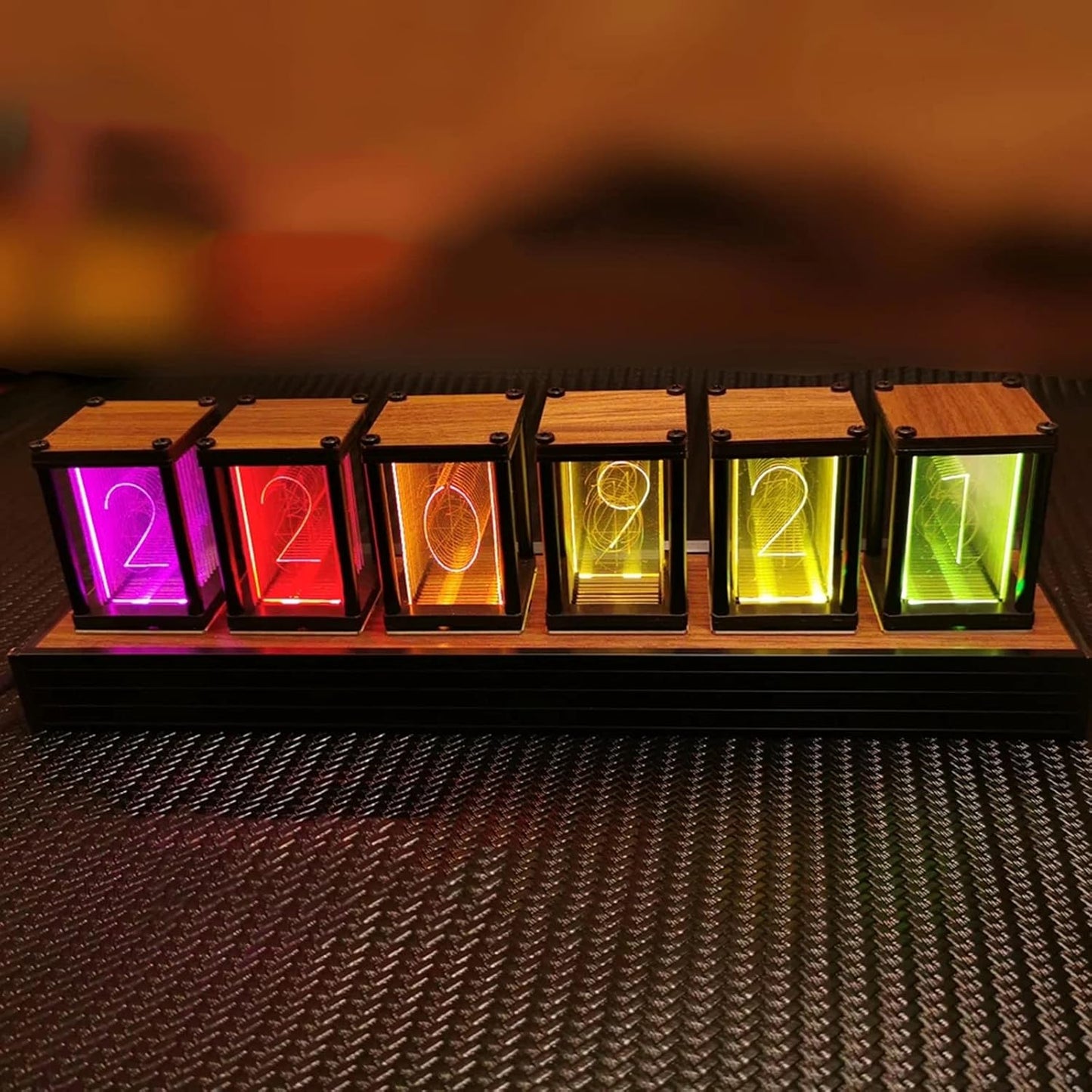 Elegantni drveni RGB LED sat